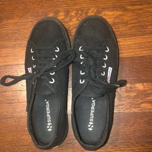 Black platform supergas